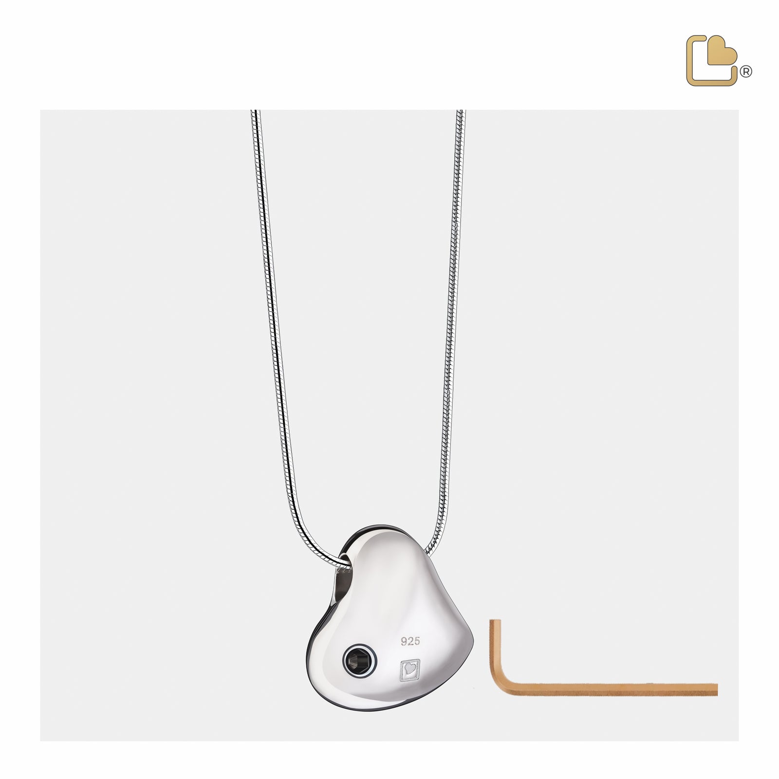 PD1170 Leaning Heart with Paws Ashes Pendant Pol Silver