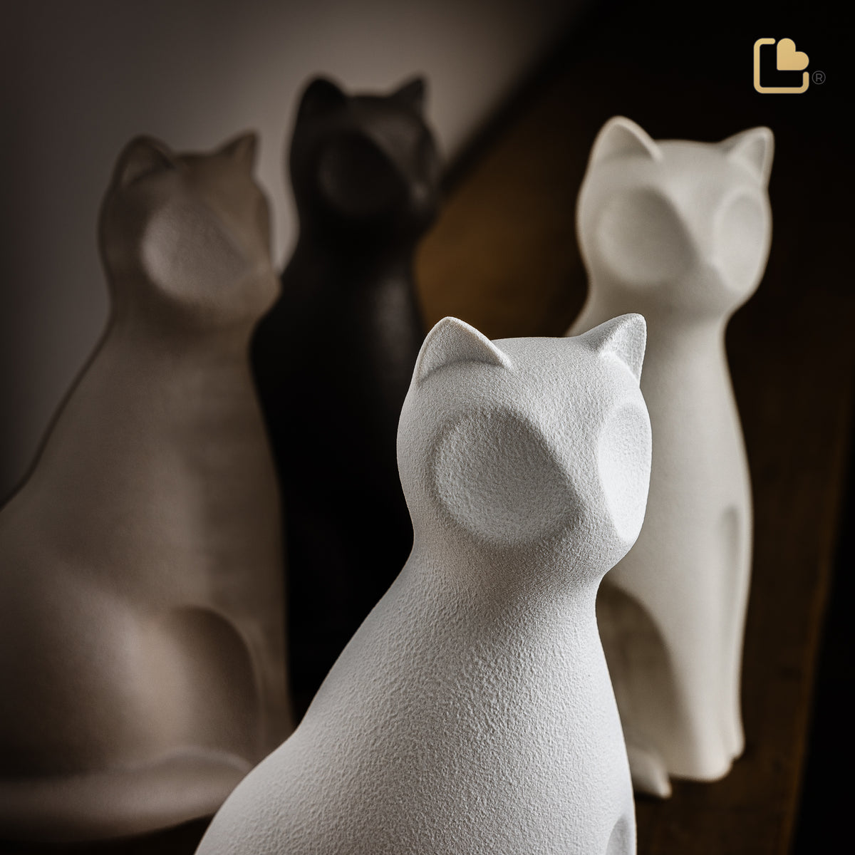 CP211   Cat Pet Urn Onyx