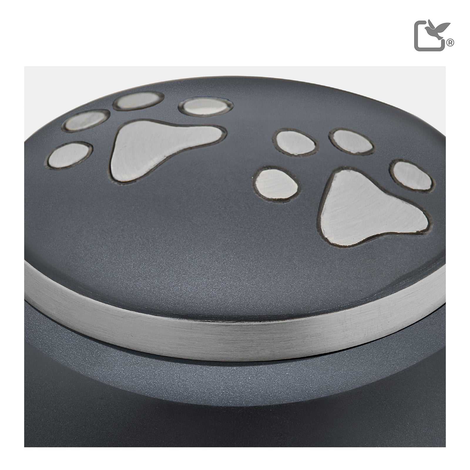 P270M   Classic Round Medium Pet Urn Midnight & Bru Gold